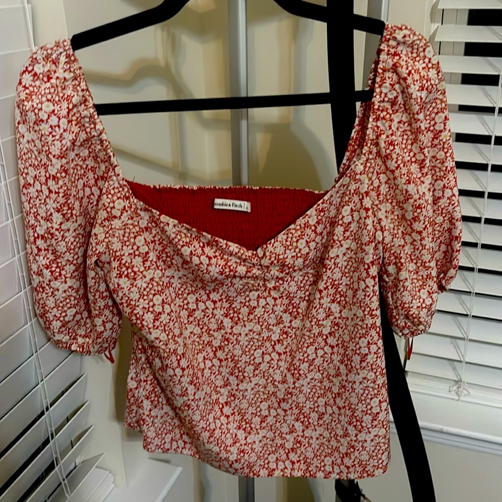 Abercrombie and Fitch cropped floral top, size medium